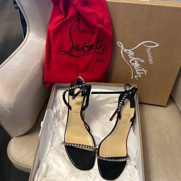 Louboutin Heels, size 39, worn once . great - Picture 1 of 6